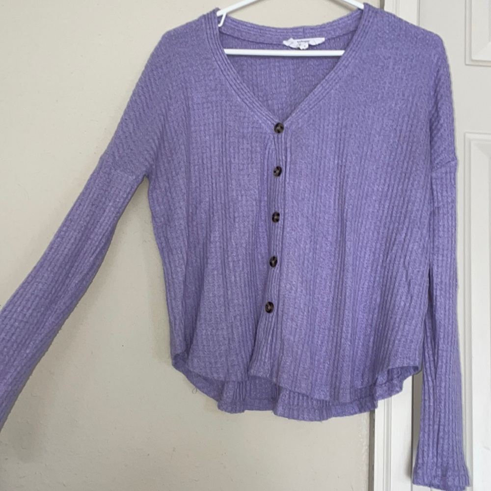 Light purple v neck long sleeve M